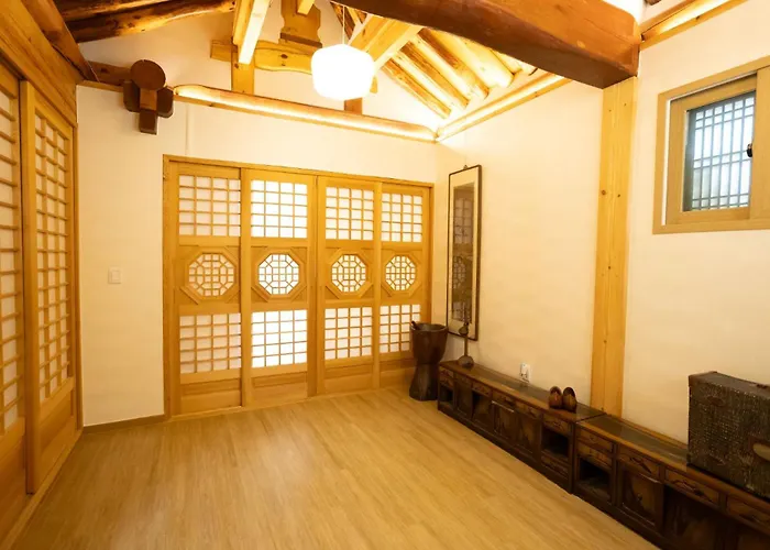 Hakminjae Hanok *