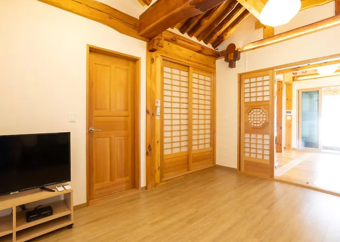 Hakminjae Hanok *